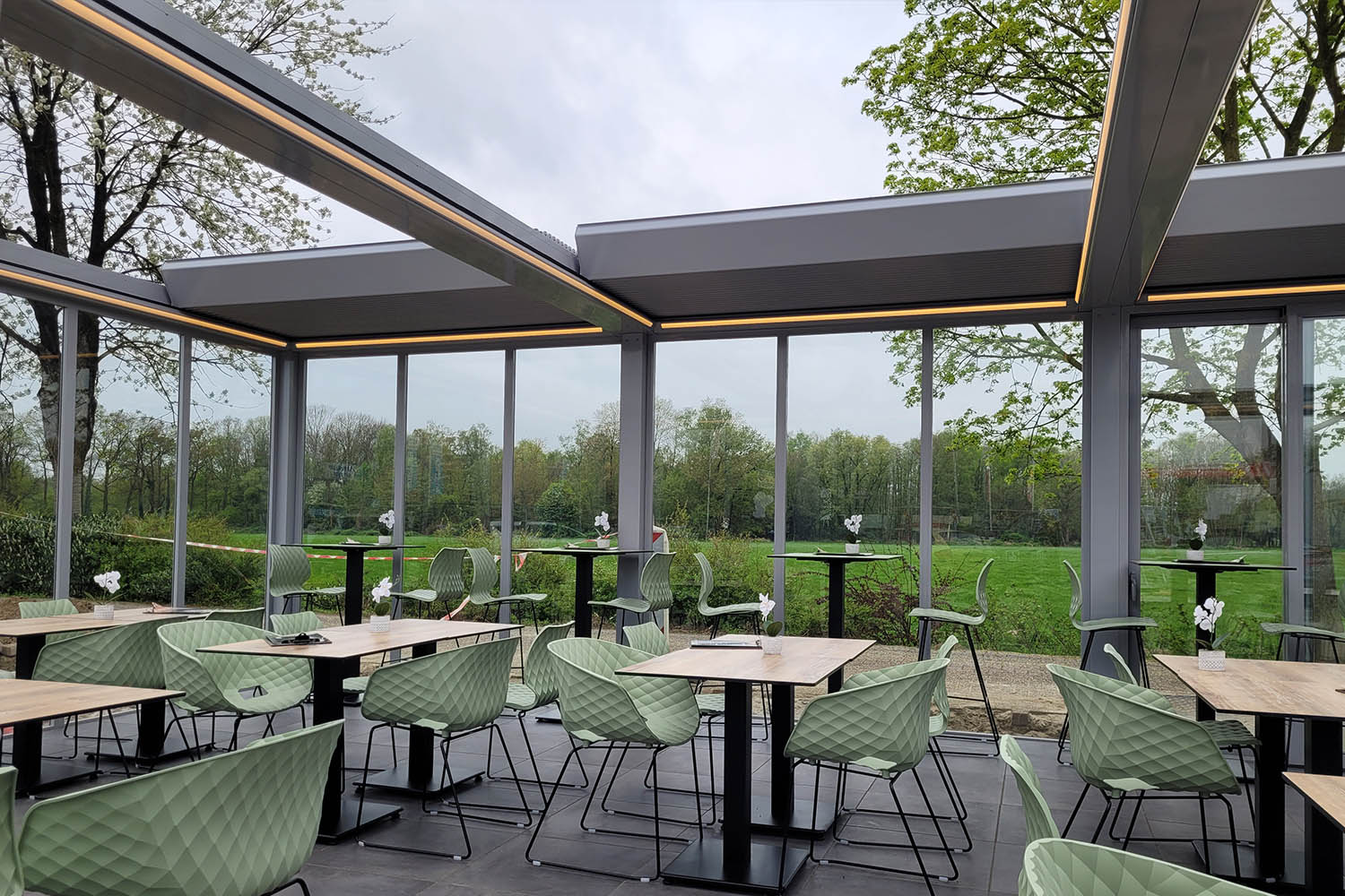 Horeca-Cabrio-lamellendak DsOverkappingen